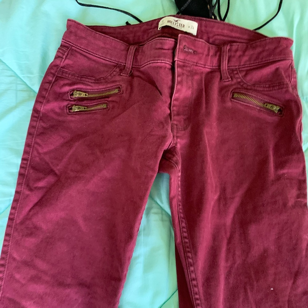 BRAND NEW MAROON HOLLISTER JEANS